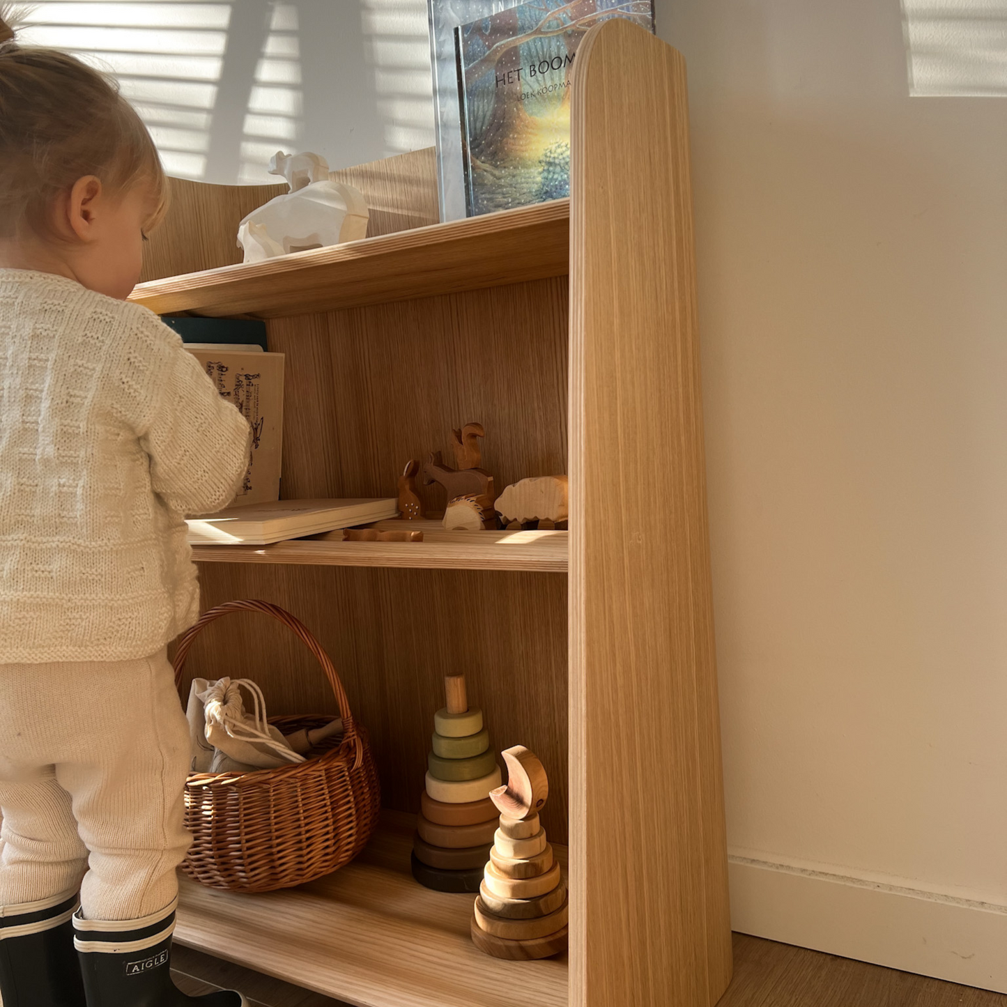 Curvy Bookcase (60x35x80)