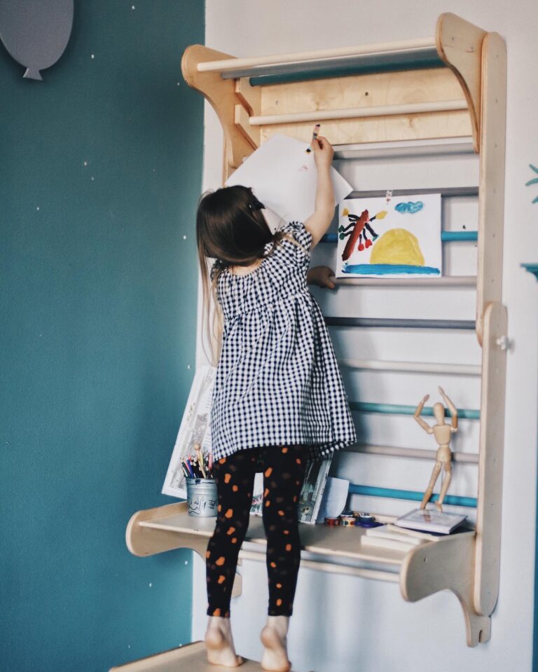 Table & Chair for Climber (Swedish) Wall