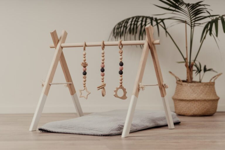 Βρεφικό Γυμναστήριο (Wooden Baby Gym)