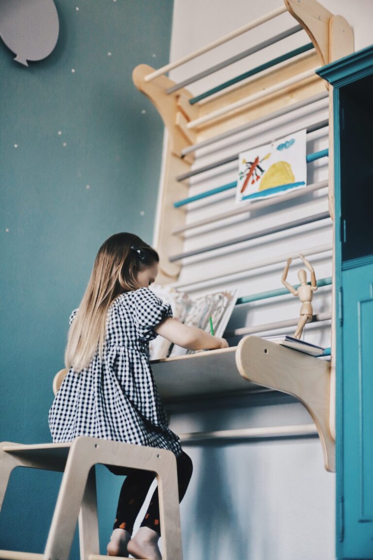 Table & Chair for Climber (Swedish) Wall